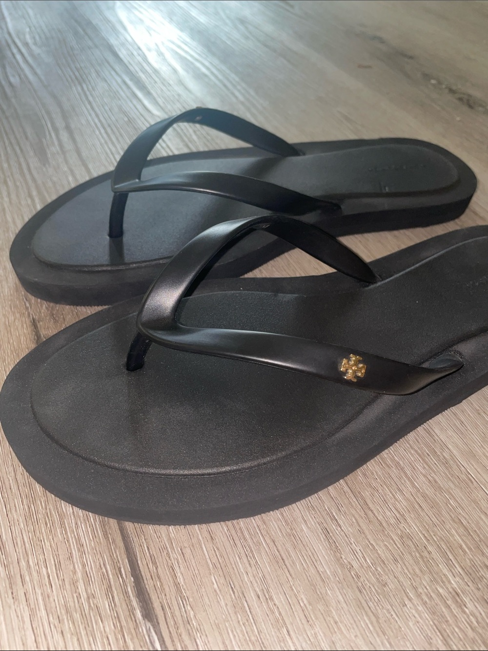 Tory Burch Black Flip Flop Sandals | Gold Logo | Women’s Size 10 NWOT